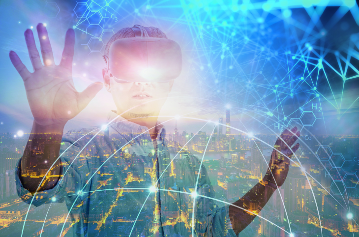 Symbolbild JUnge mit VR Brille
