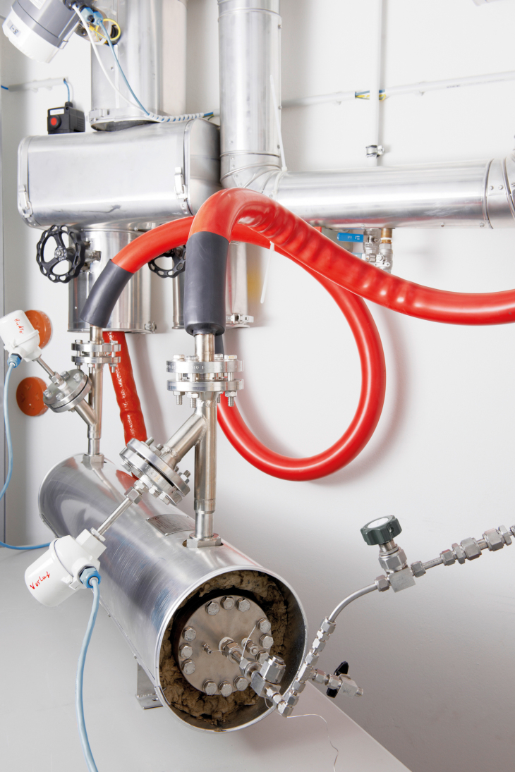 This test equipment contains a hydrogen storage
unit based on sodium alanate. Photo: Hereon/ Christian Schmid Sodium alanate based hydrogen storage