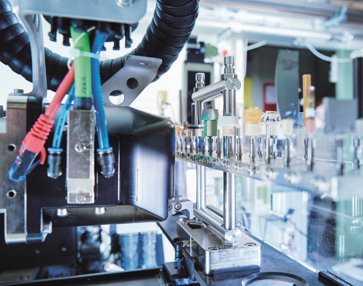 Automatischer Probenwechsler an einer Hereon-Beamline am GEMS