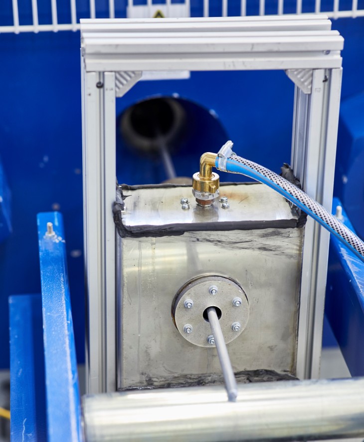 Each material has its individual properties and requirements in terms of the manufacturing process. What these are exactly, the Hereon wants to find out. Photo: Hereon/Rolf Otzipka The extrusion